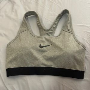 Nike shorts bra. Size S